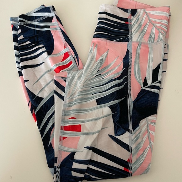 Athleta tropical print pink navy & white leggings size XS 7/8 length - Picture 3 of 5